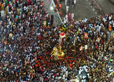 12th May 2025 : Aerial View of Massive Crowd During Azhagar Festival at Vaigai River Madurai India
