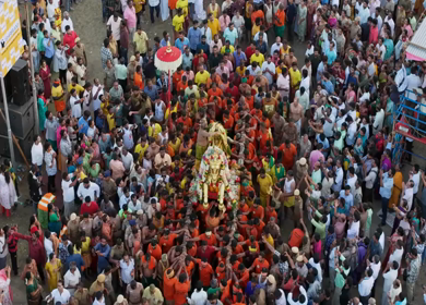12th May 2025 : Aerial View of Massive Crowd During Azhagar Festival at Vaigai River Madurai India