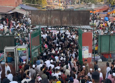 01st Mar 2026 : Crowd Entering Jama Masjid During Ramadan in Old Delhi India