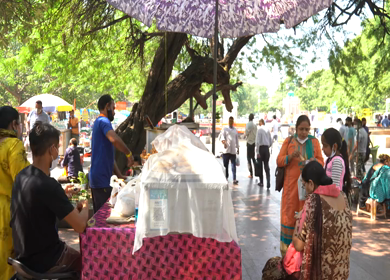 A static shot of a street food seller at New Delhi, India
