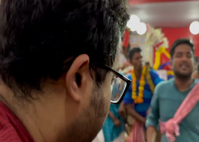 28th September 2025 : A Shot of People Performing Traditional Dance at Durga Puja Pandal Delhi India