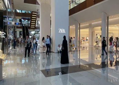30 March 2023 : Shot of People Shopping at The Dubai Mall in Dubai,UAE