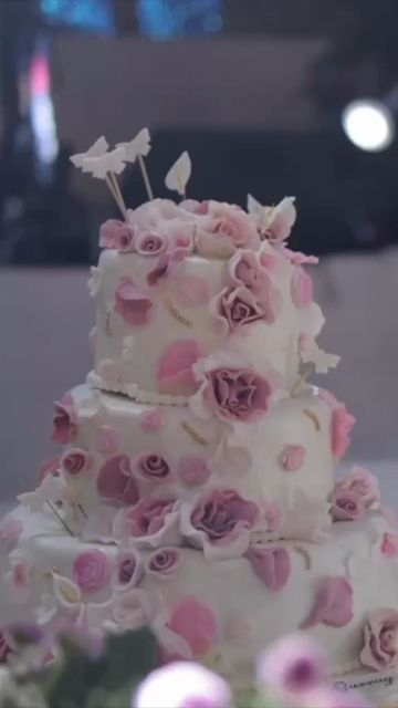 Vertical Shot of Elegant Wedding Cake at Luxury Indian Wedding Reception
